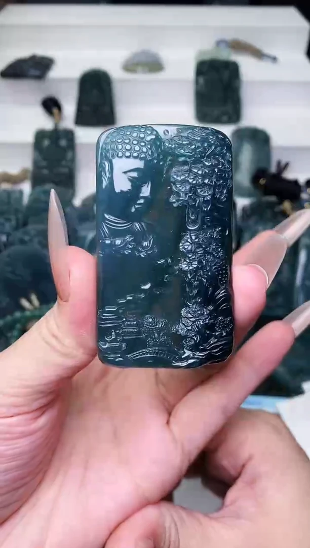 颈饰未镶嵌翡翠