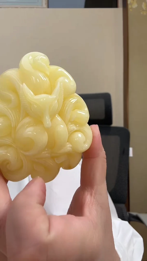 琥珀颈饰未镶嵌吊坠