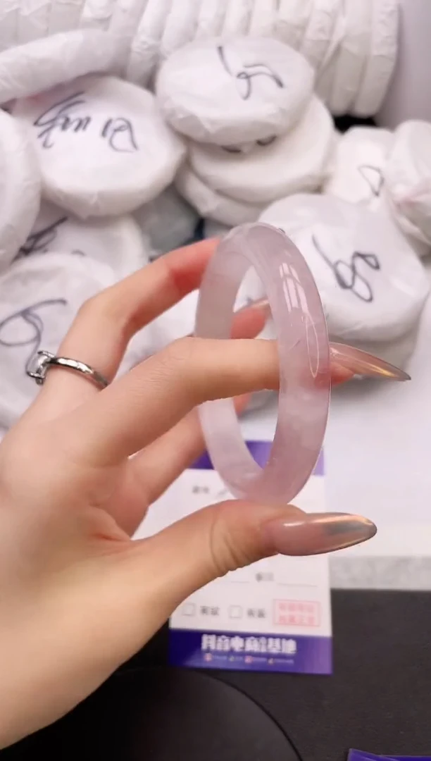 【闪购商品】石英质玉手镯未镶嵌26K209-60