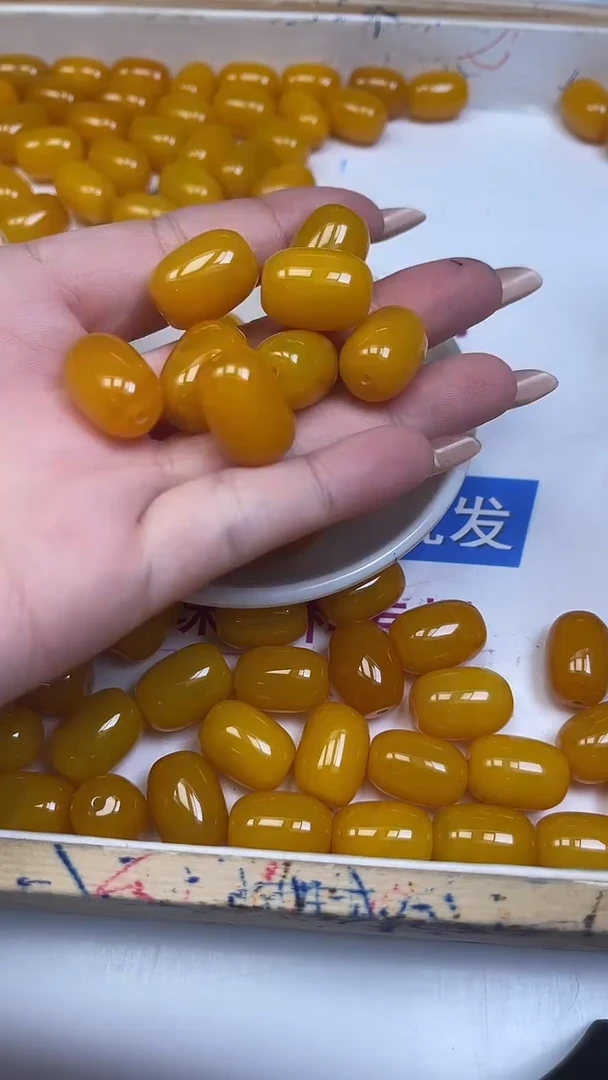 未镶嵌散珠玛瑙/玉髓B1294 鸡油黄玛瑙桶珠13*18mm2个9.9元