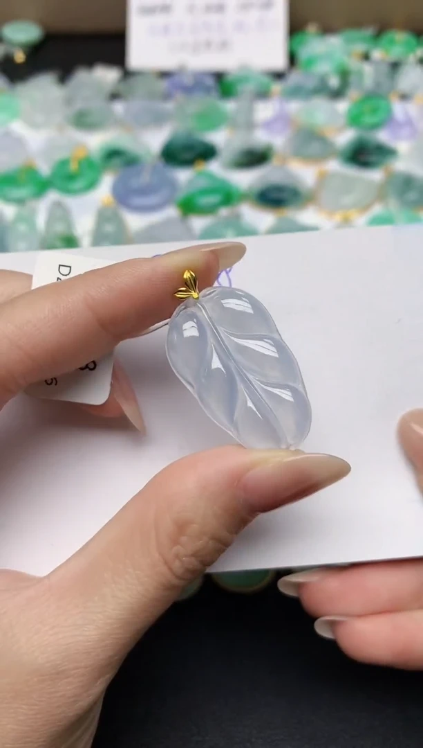 颈饰18K金镶嵌翡翠天然缅甸A货翡翠百元以上9元证书费自理