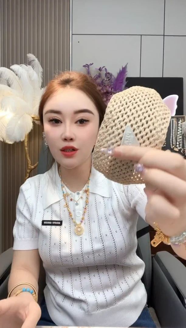 亚克力钛钢浅色的