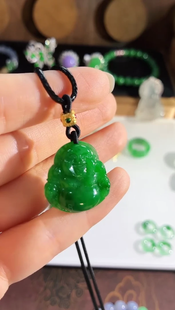 翡翠未镶嵌颈饰吊坠