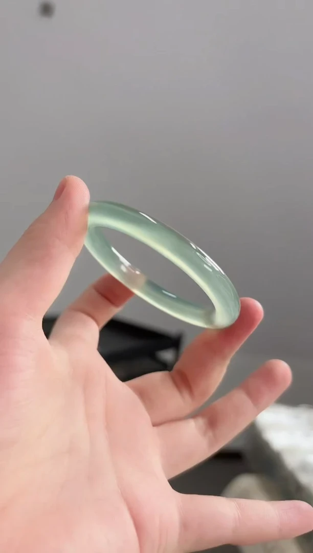 玛瑙/玉髓手镯未镶嵌54-55圈