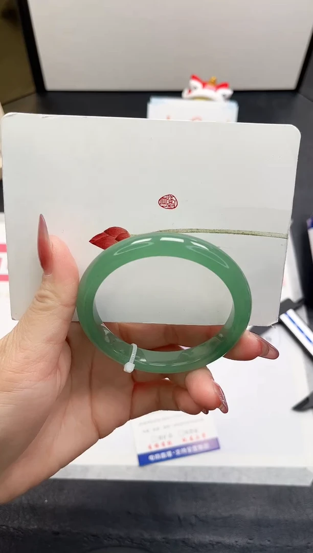 【闪购商品】石英质玉手镯未镶嵌171-56