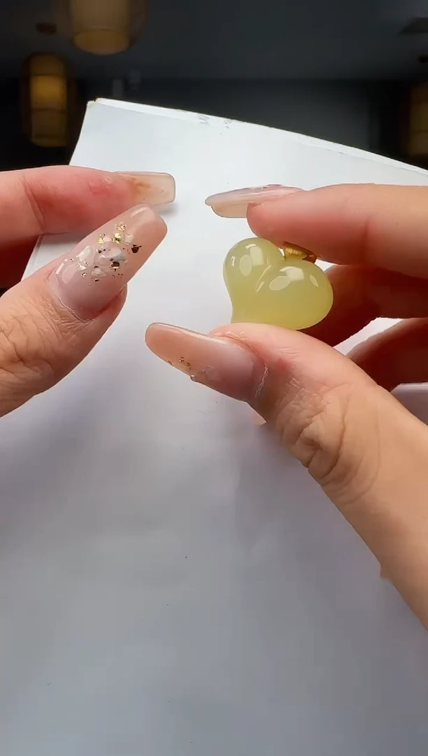 和田玉18K金镶嵌吊坠(不含链)1