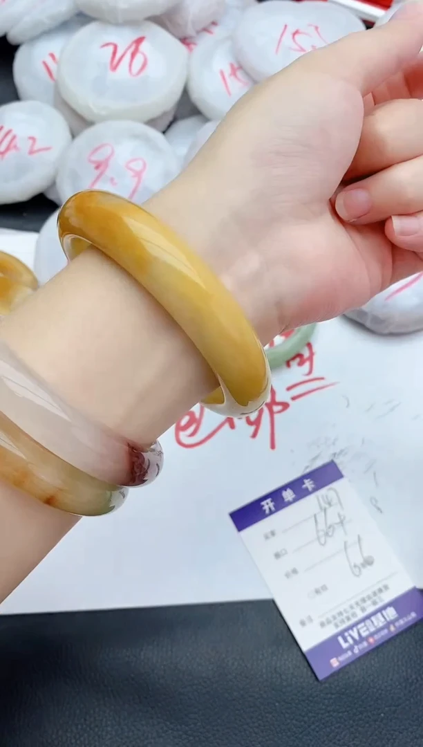未镶嵌手镯石英质玉147+66+