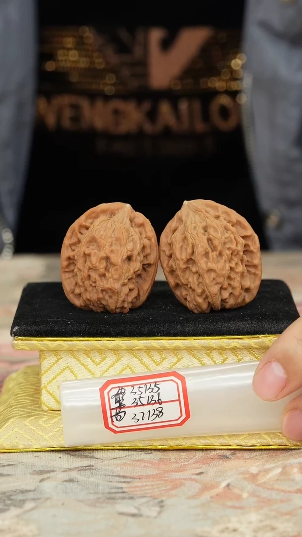 【闪购商品】文玩核桃把件非嫁接北京鹰嘴