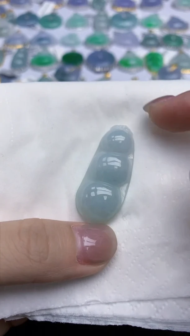 【闪购商品】翡翠颈饰未镶嵌天然翡翠A货