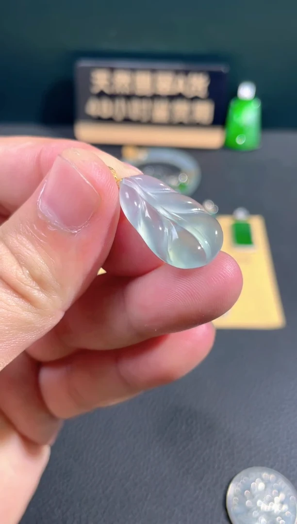 【闪购商品】翡翠颈饰18K金镶嵌翡翠