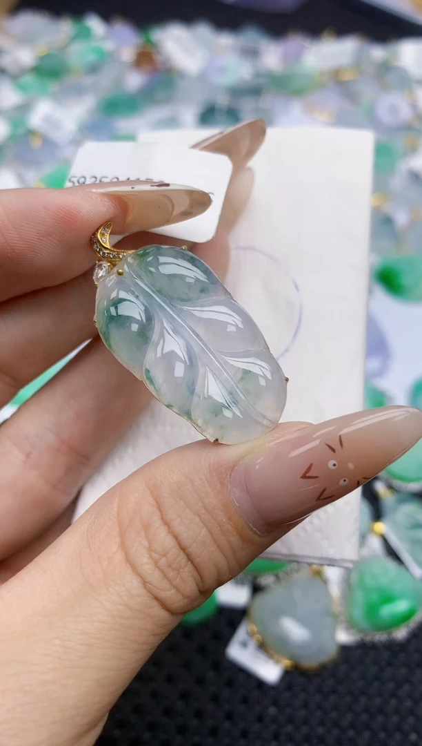 翡翠18K金镶嵌颈饰246   天然翡翠A货