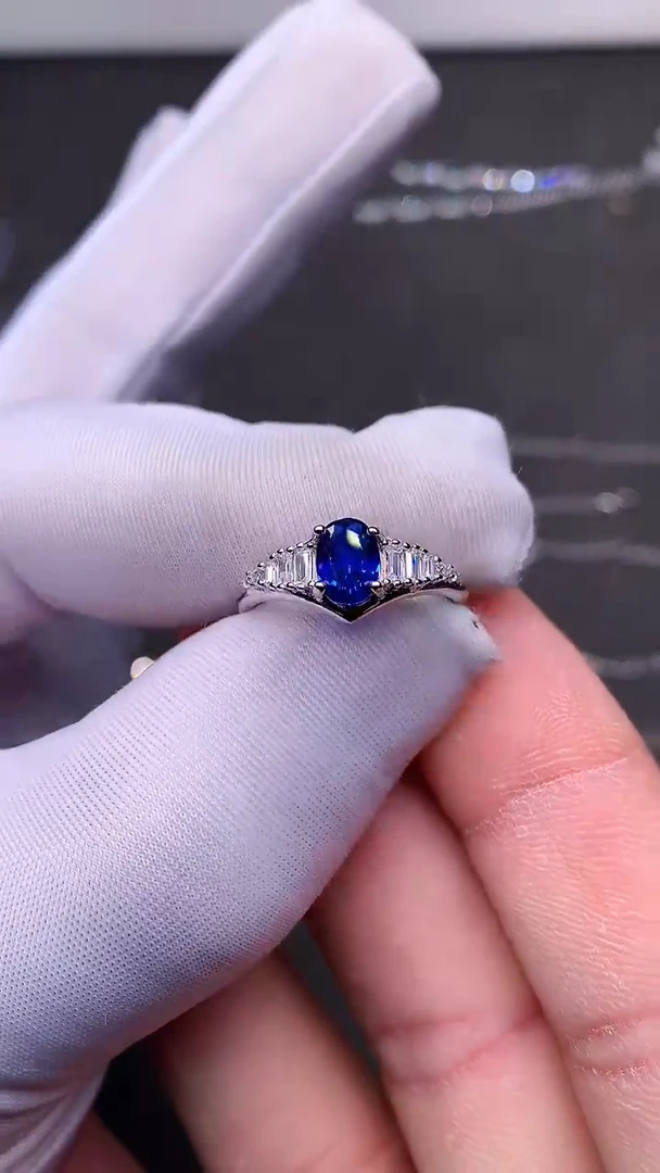 【闪购商品】蓝宝石戒指银S925镶嵌........