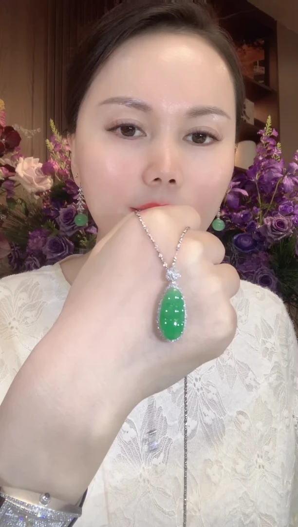 吊坠(不含链)18K金镶嵌翡翠A72