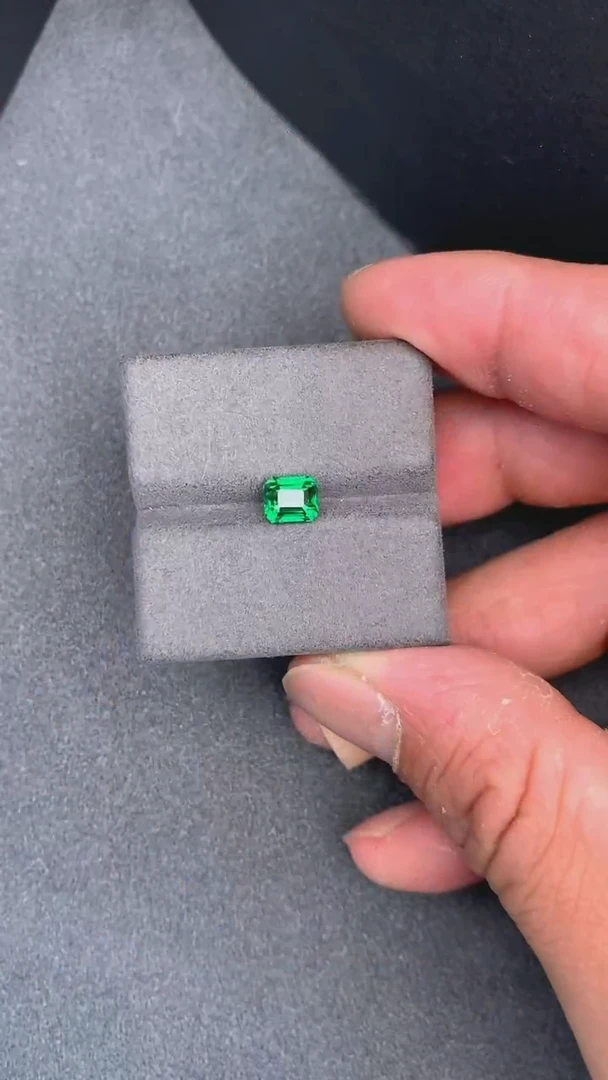 【闪购商品】石榴石（沙弗莱）裸石未镶嵌1.52克拉