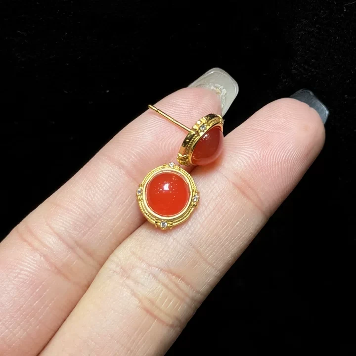 南红耳钉   南红耳钉