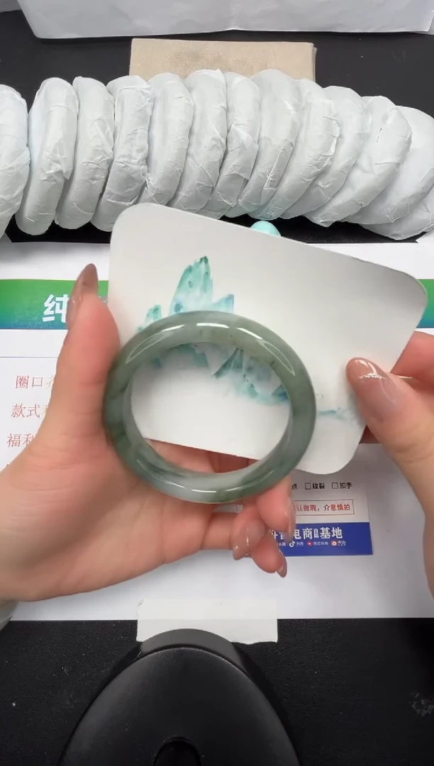 【闪购商品】石英质玉手镯未镶嵌28-56.6