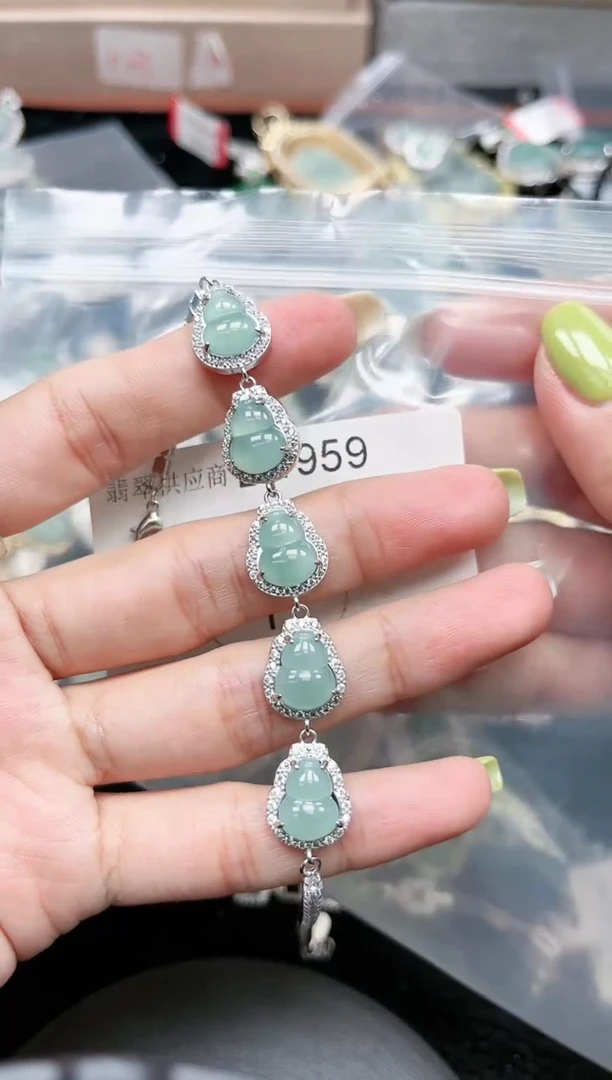 【闪购商品】翡翠颈饰未镶嵌1959赠皮绳