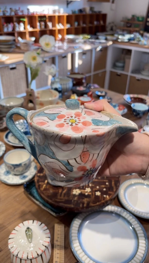 瓷片春意似锦茶壶