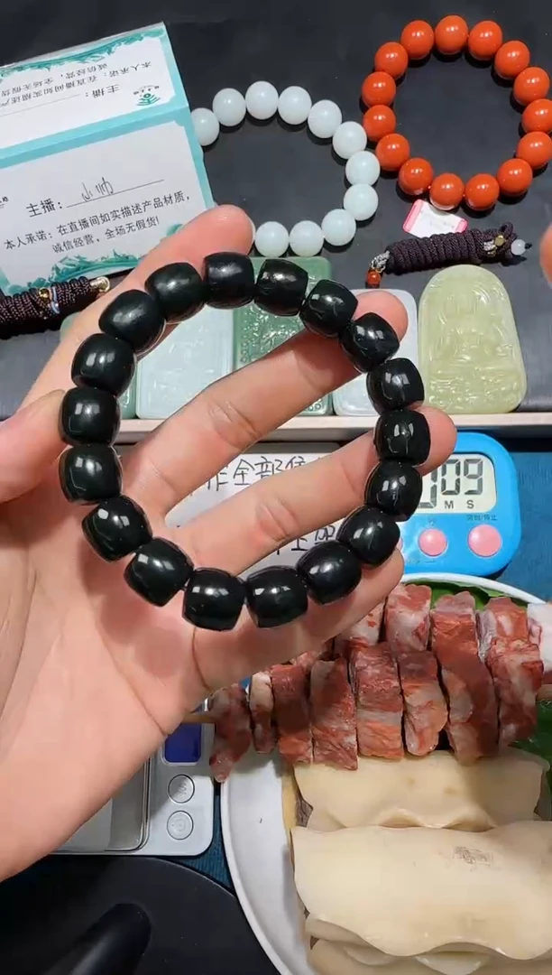 颈饰未镶嵌和田玉回**湖手串