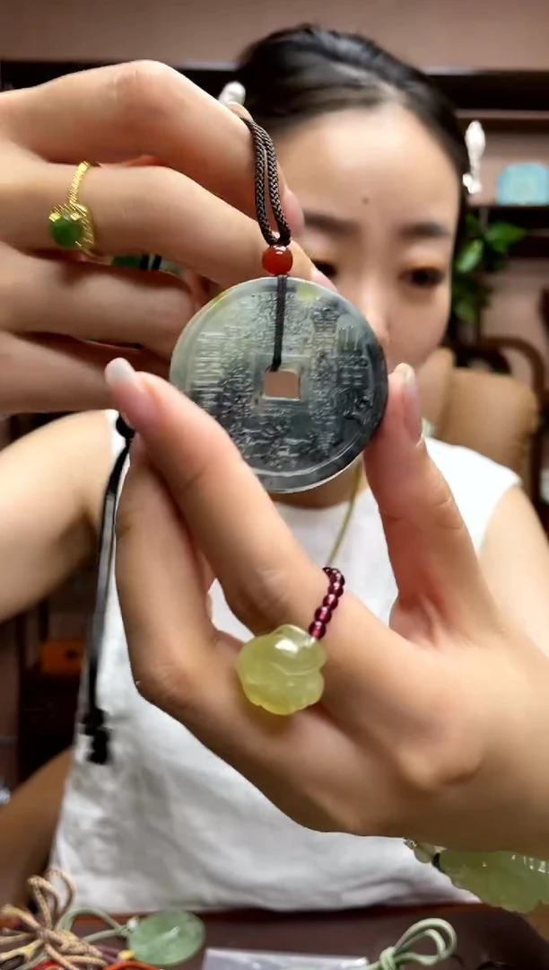 岫玉未镶嵌吊坠·