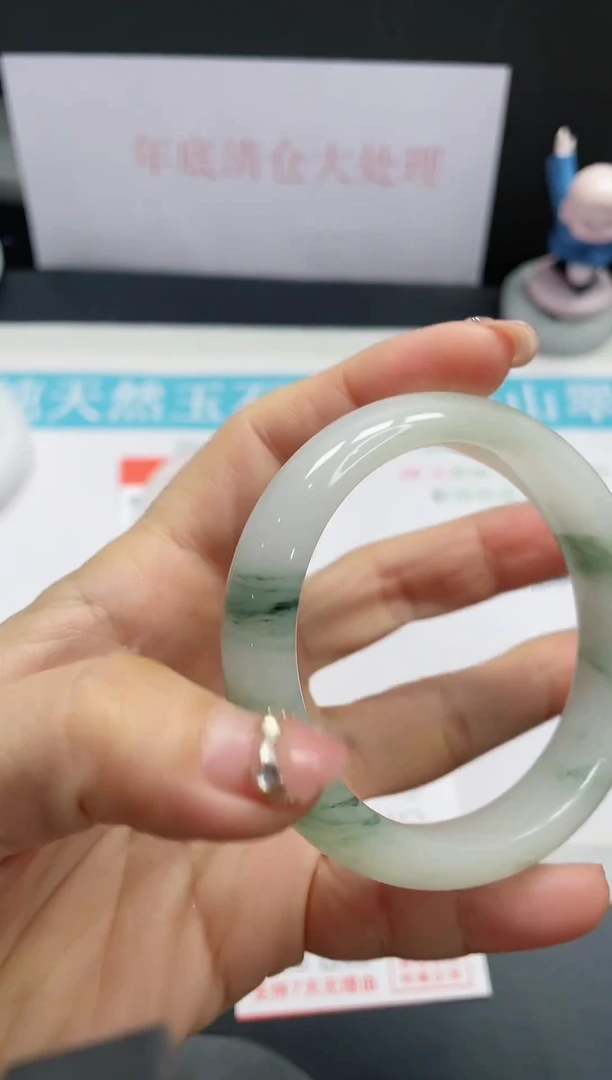 【闪购商品】石英质玉手镯未镶嵌46