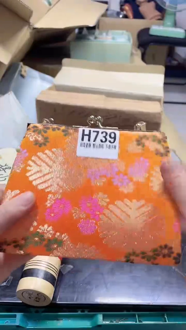 瓷片huiiuciqi739