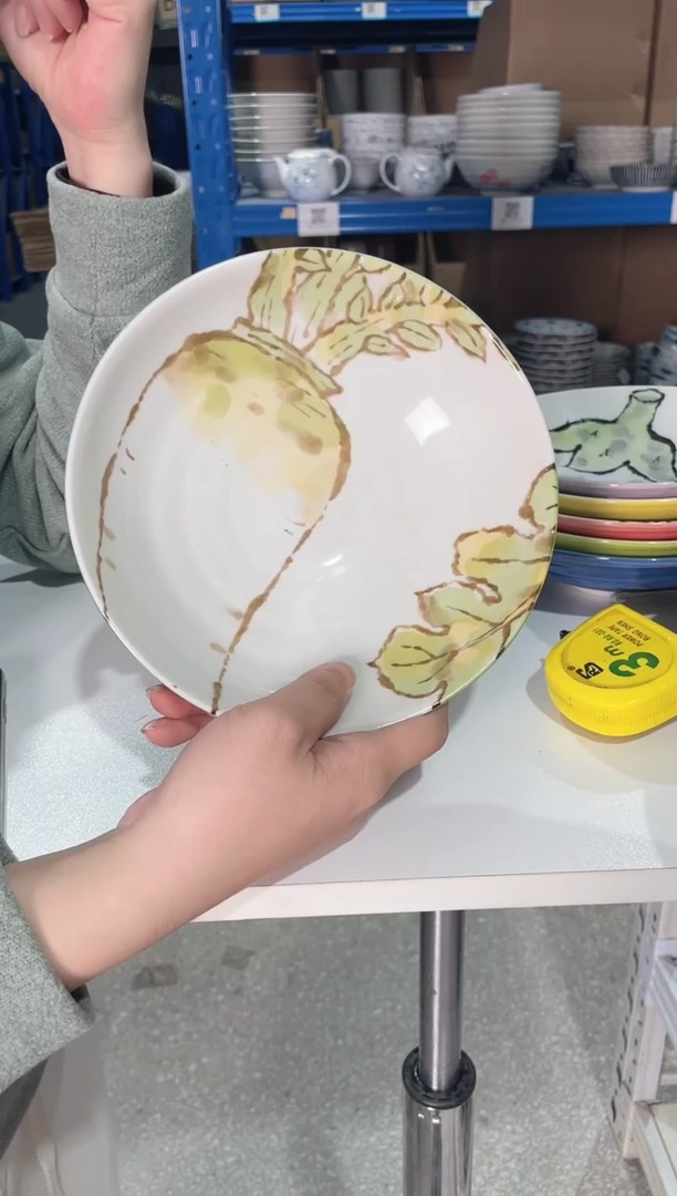 陶瓷白萝卜7.1英寸盘