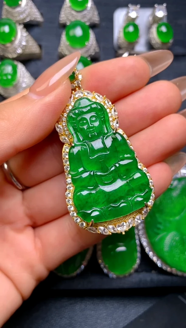 【闪购商品】翡翠吊坠(赠链)银S925镶嵌观音吊坠