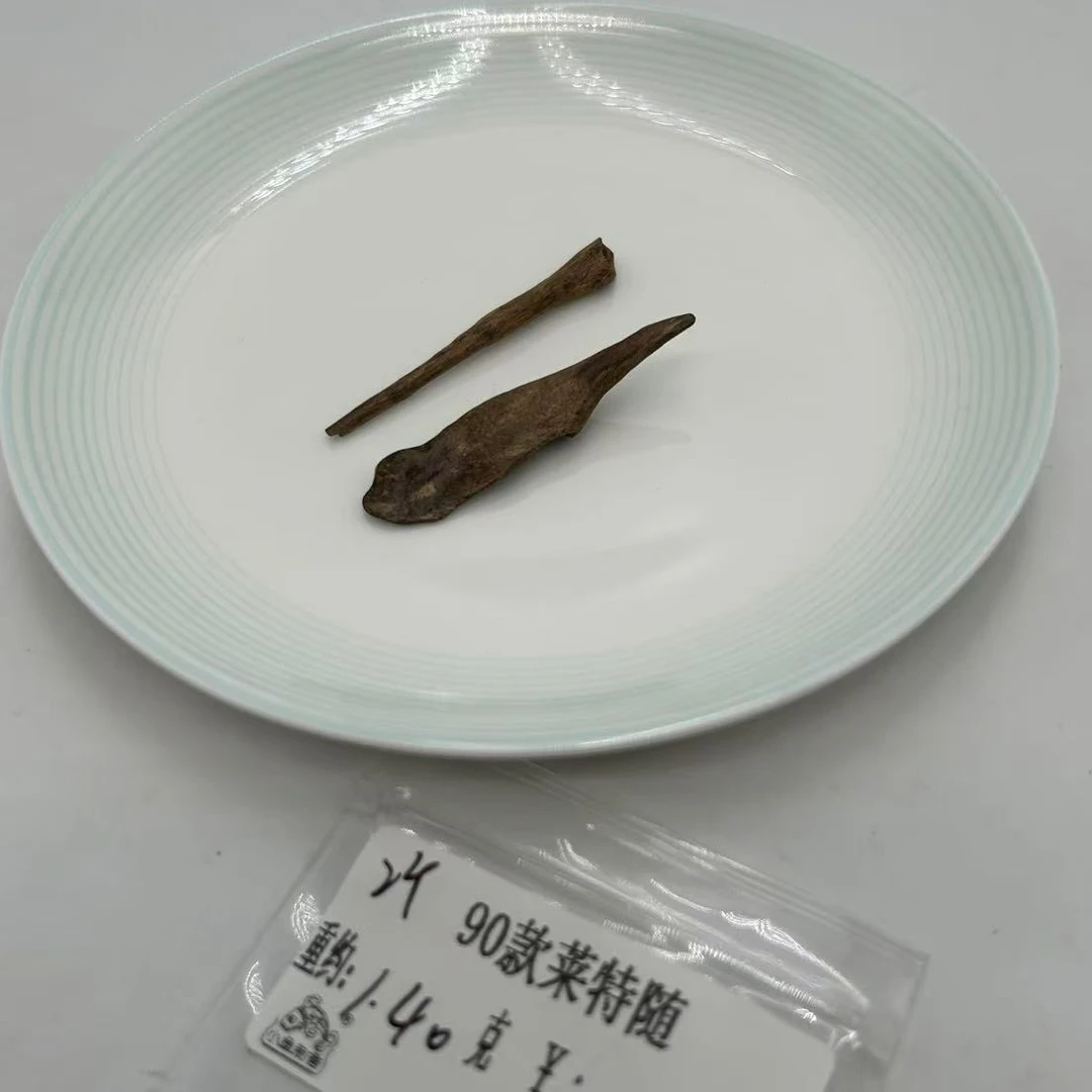 （两个）重约1.40克  90款莱特随 （挂） 天然木艺