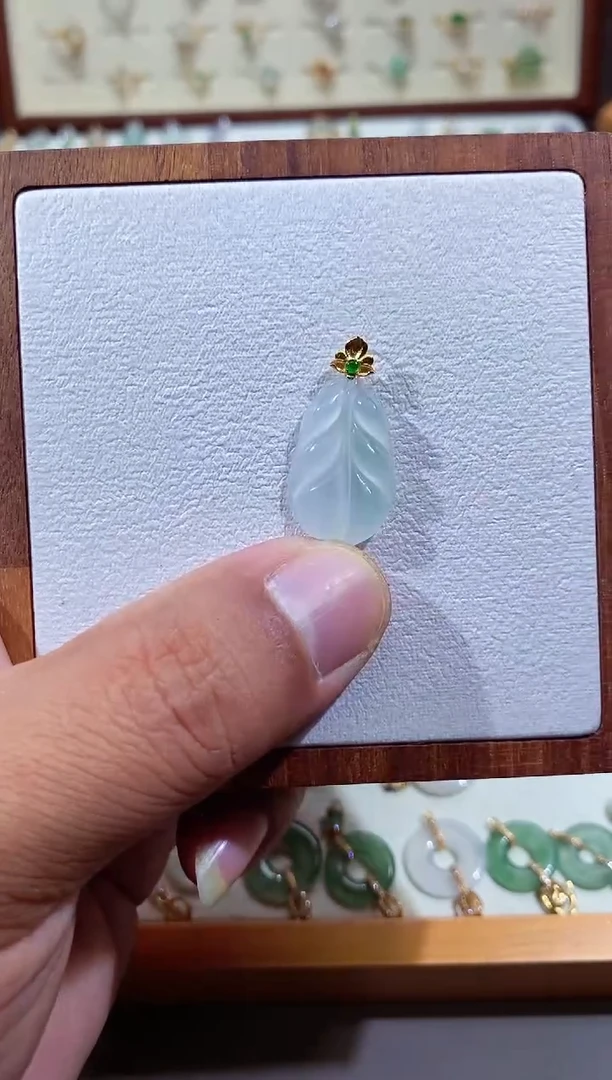 吊坠(不含链)18K金镶嵌翡翠111111