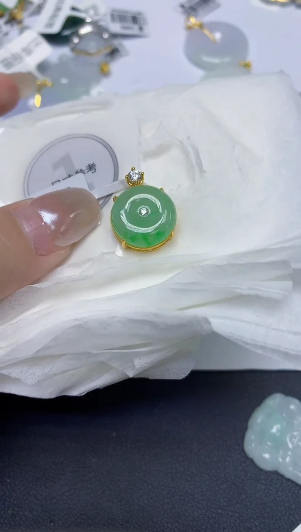 颈饰未镶嵌翡翠天然缅甸翡翠A货多样性发一件