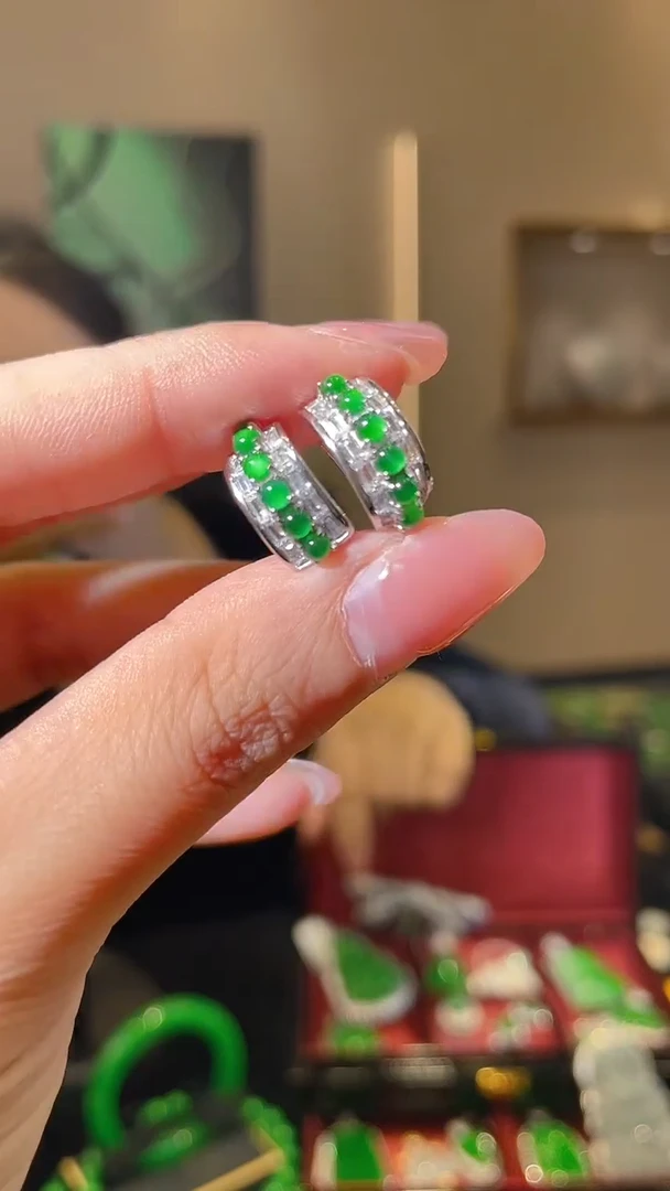 【闪购商品】翡翠耳饰银S925镶嵌天然翡翠A货