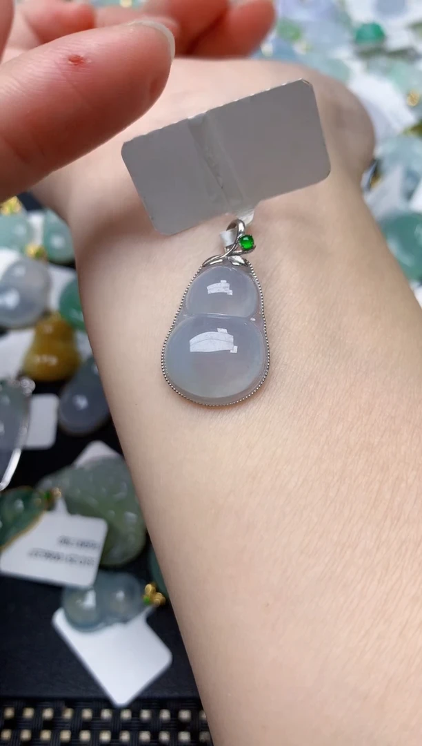 颈饰18K金镶嵌翡翠天然缅甸A货翡翠