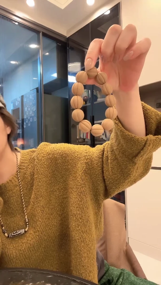 【闪购商品】泥塑肃影香 1.8 瓜楞珠