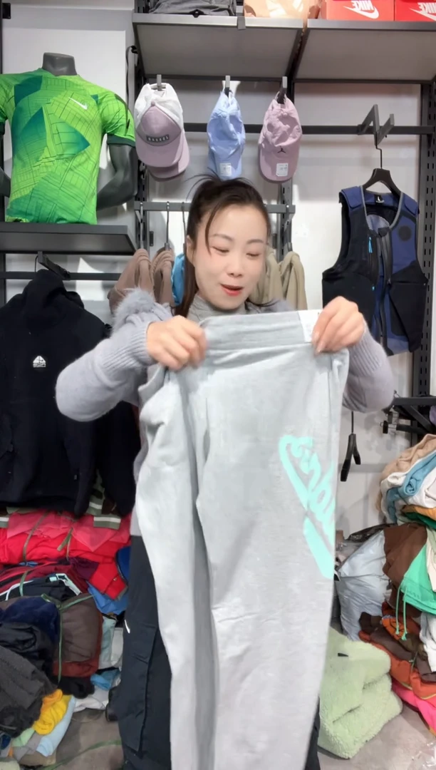 1686 闪购编码  运动卫衣裤以直播间过款为准 尺码.170