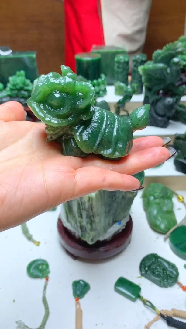 未镶嵌和田玉摆件1