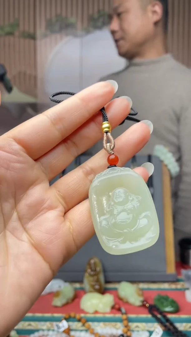 颈饰未镶嵌和田玉拍一发一