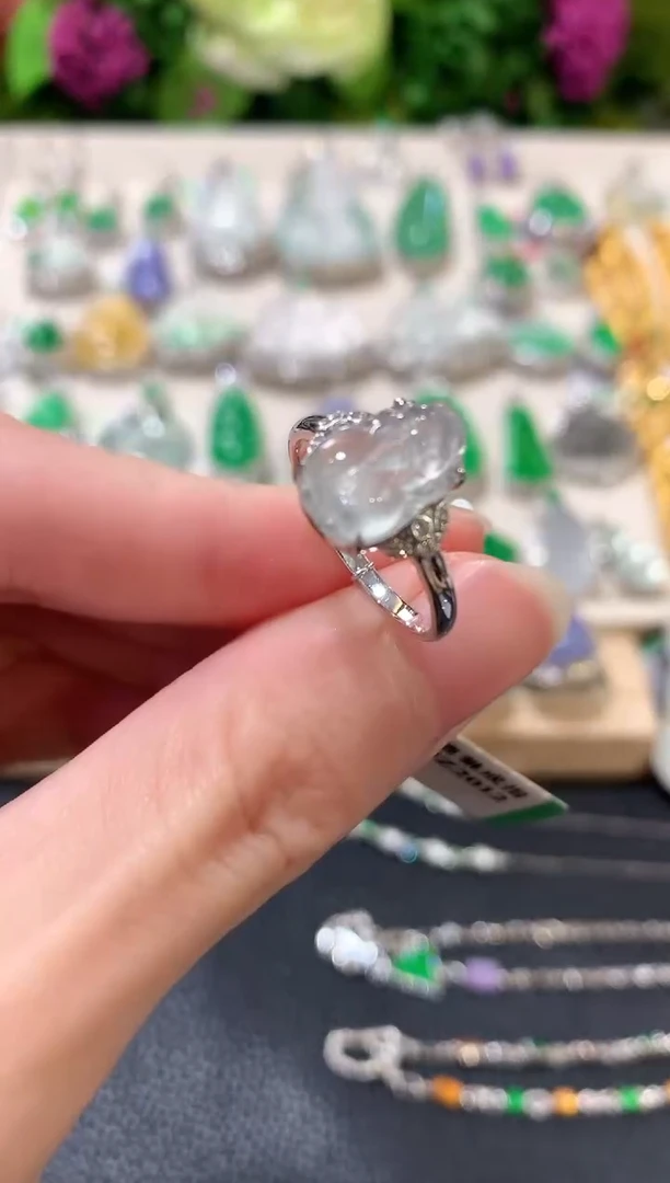 18K金镶嵌戒指翡翠b3