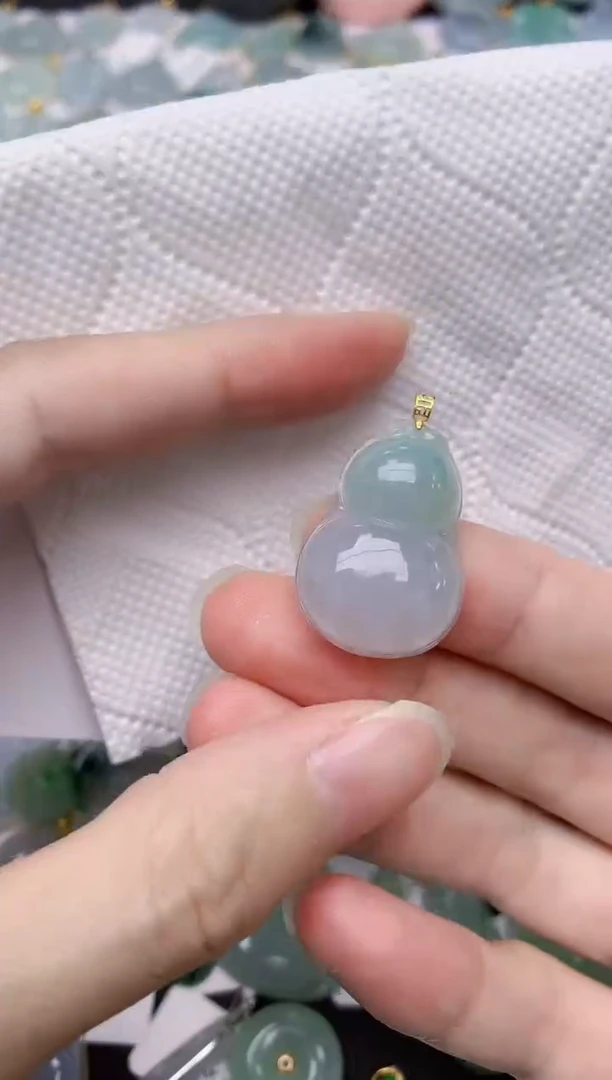 翡翠18K金镶嵌颈饰天然A货翡翠