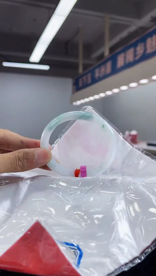 未镶嵌手镯（贵妃镯）翡翠  6