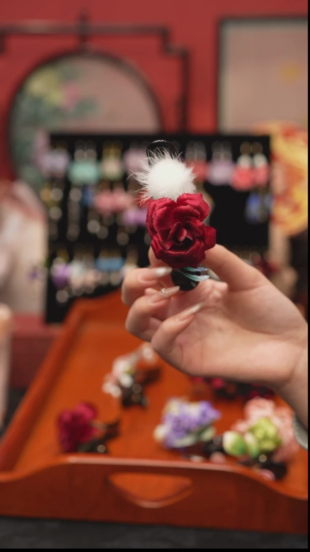 刺绣会****?非遗苏绣绒花手工饰品