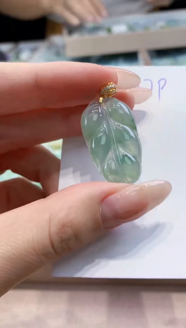 翡翠未镶嵌颈饰天然缅甸a货翡翠