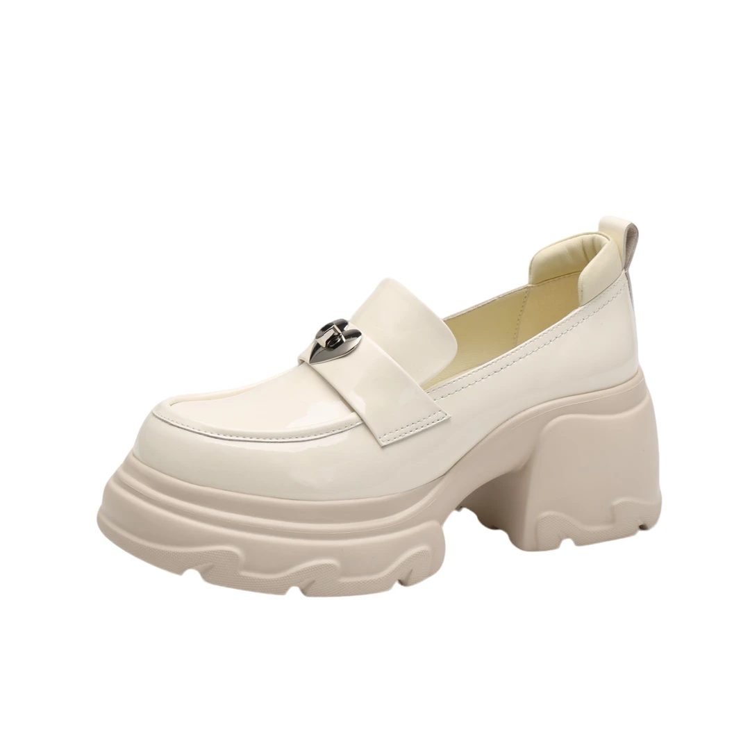 2025新款白色时尚桃心乐春季福鞋新年新气象15A3001