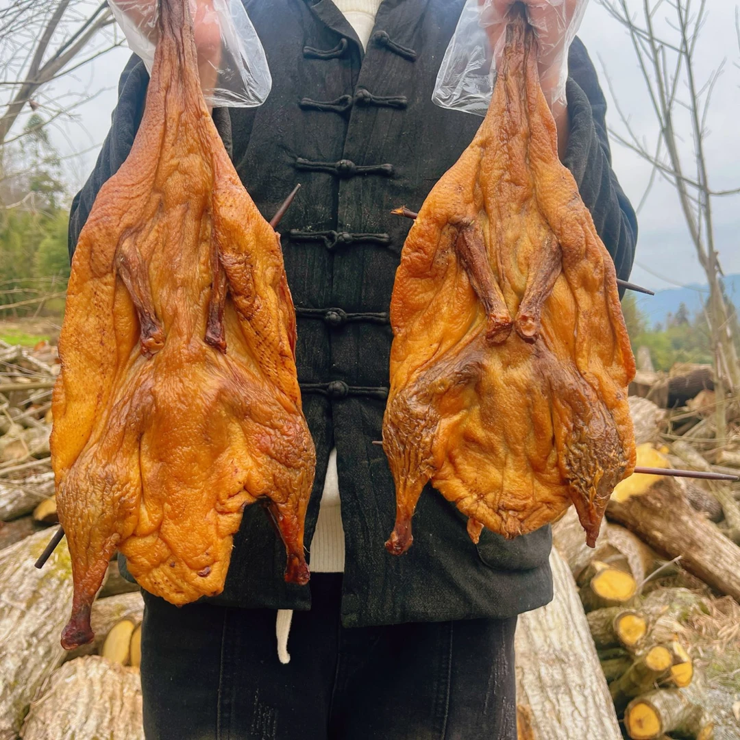 【农家烟熏腊鸭】正宗恩施柴火烟熏腊鸭整只，传统工艺制作，腊味特产