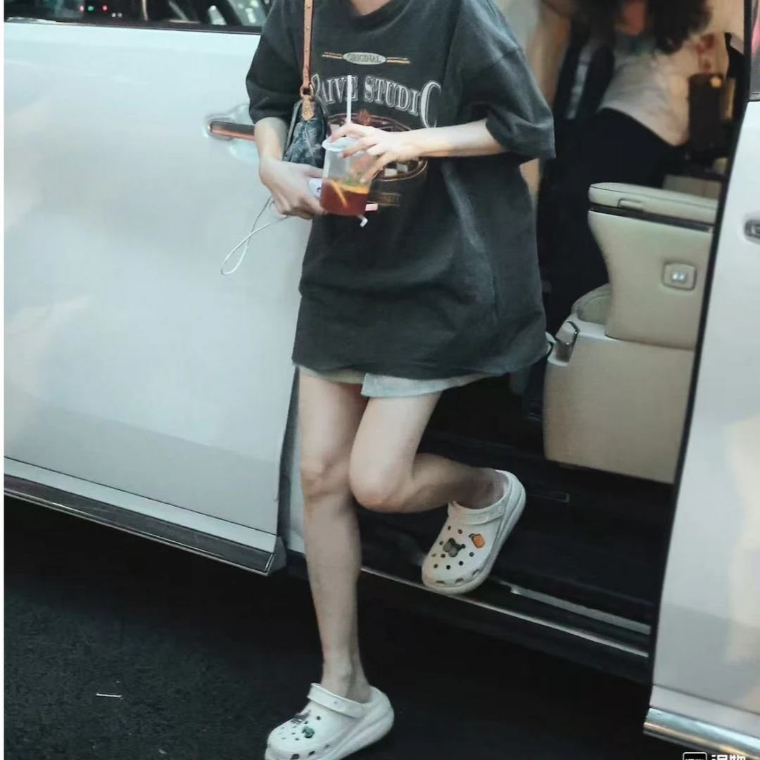 女鞋（瑕疵）介意勿拍（叫到名字在去拍）不售后（想清楚再扣号）