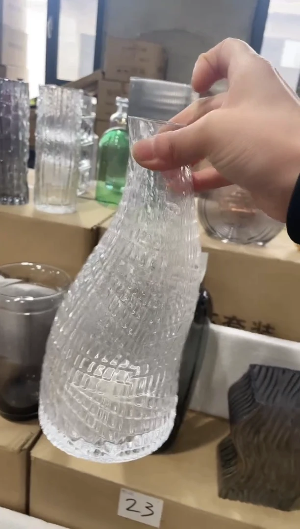 【闪购商品】无铅玻璃歪脖子花瓶