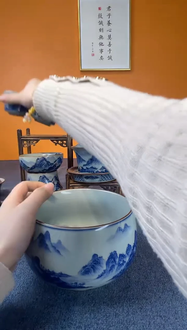 灰*?千里江山壶1个