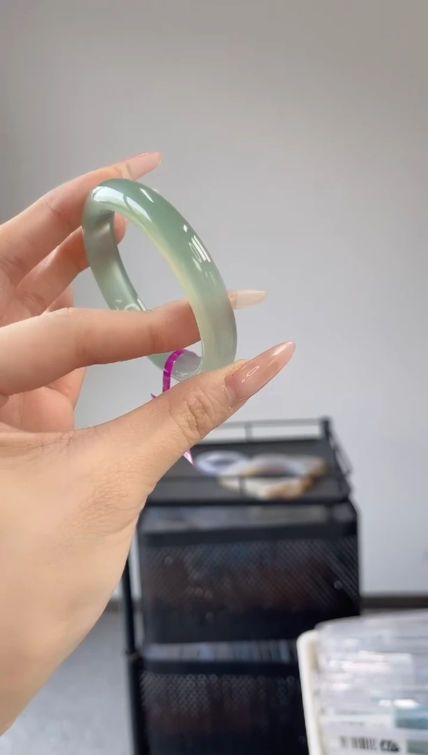 【闪购商品】玛瑙/玉髓手镯未镶嵌54-55圈