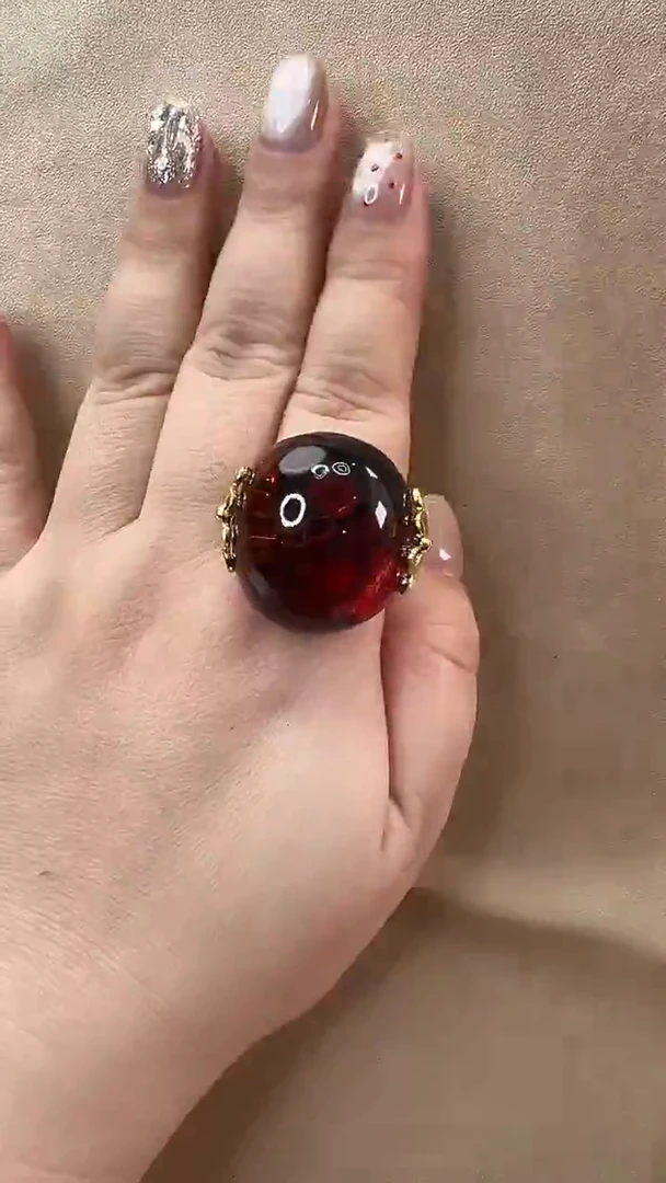 未镶嵌颈饰琥珀戒指