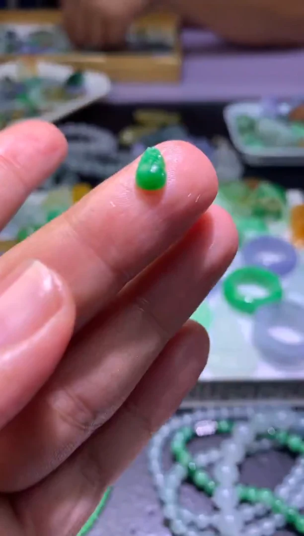 未镶嵌定制翡翠毛货